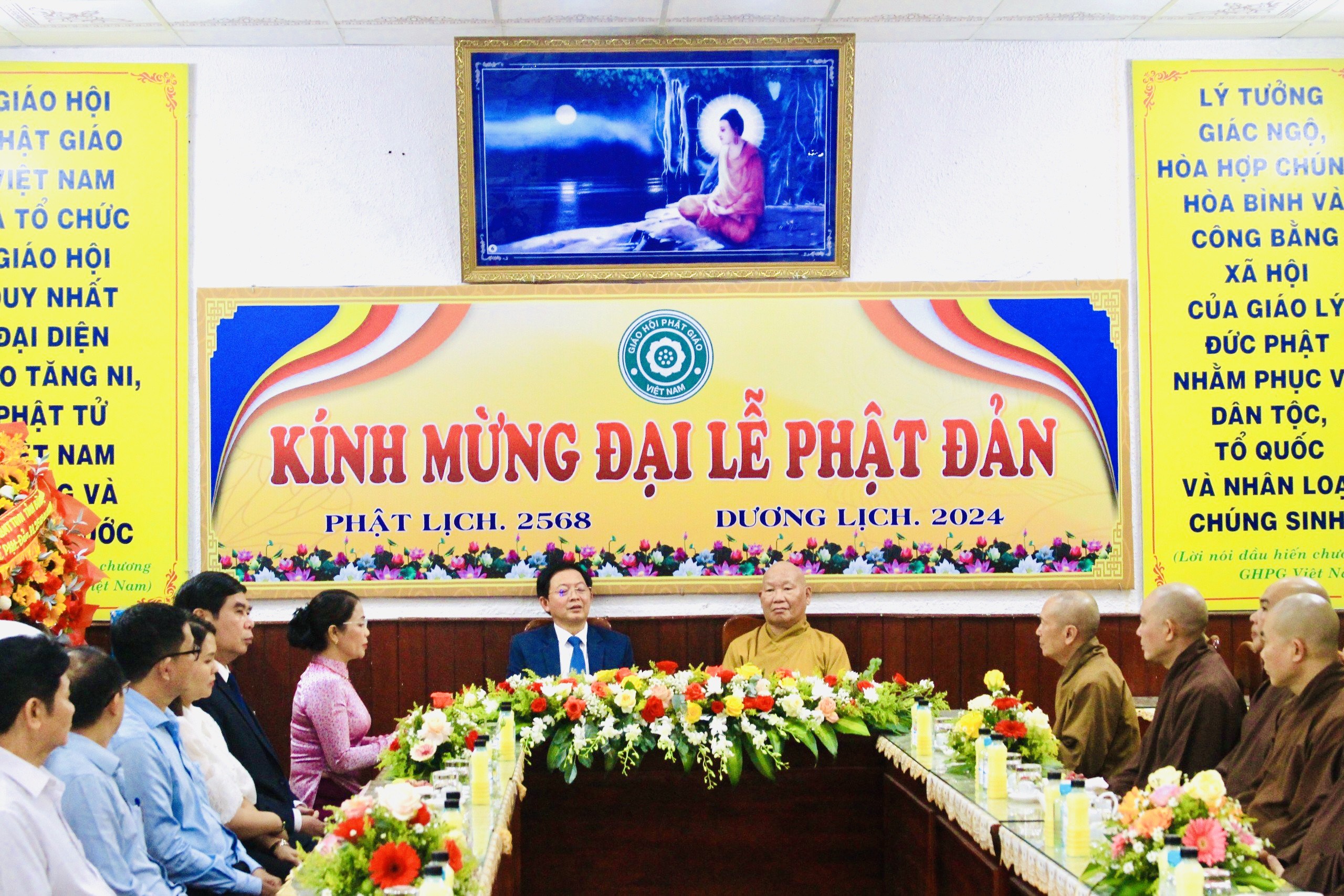 Bí thư Tỉnh ủy thăm, chúc mừng Phật đản PL. 2568 đến Ban Trị sự GHPGVN tỉnh